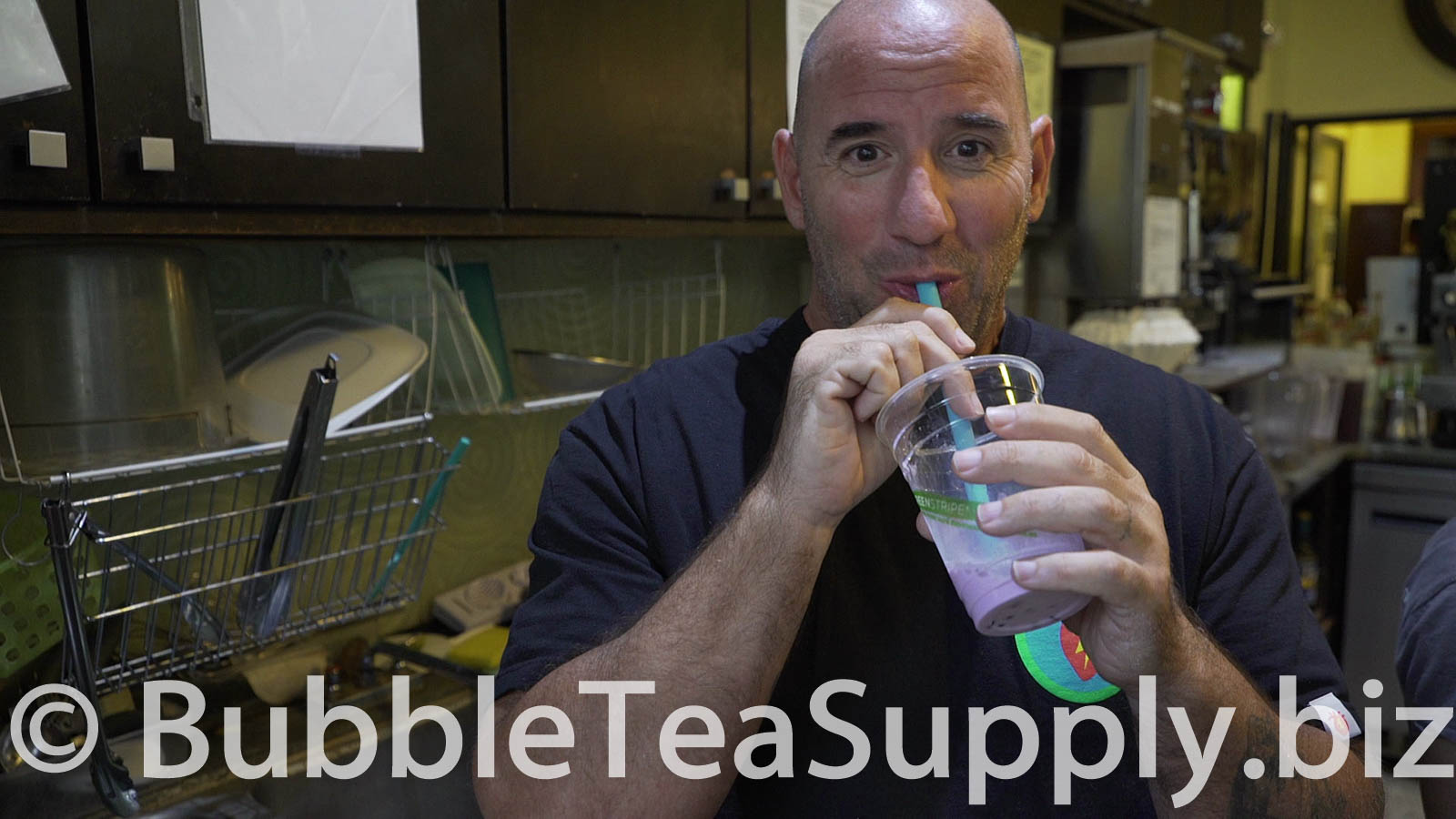 How to Make a Taro Bubble Tea Smoothie in a Cafe